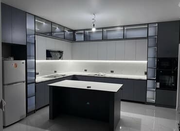 изготовление встроенных шкафов: Мебель на заказ, Кухня, Кухонный гарнитур — 1