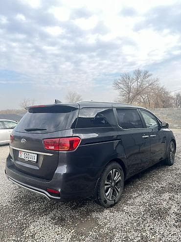 авто в такси: Kia Carnival: 2019 г., Автомат, Минивэн — 1