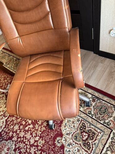 офисные кресла: Офисное кресло, С колесиками, цвет - Коричневый, Экокожа — 3