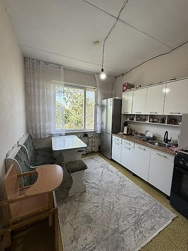 Батирлер: 2 бөлмө, 50 м², 105-серия, 105-серия, 2 кабат, Эски ремонт — 3