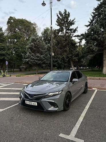 byd e2 2022: Toyota Camry: 2019 г., 2.5 л, Автомат, Гибрид, Седан — 2