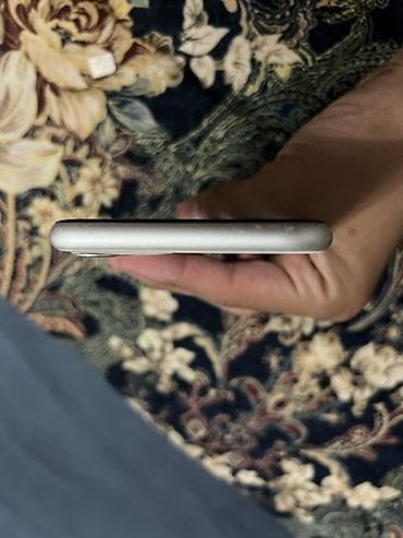 iphone 5c: IPhone 11, Б/у, 128 ГБ, Белый, Чехол, 81 % — 3