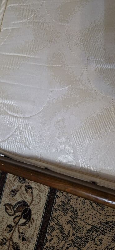 кровать с ящиками односпальная: Кроватка детская из натурального дерева на колёсиках с функцией — 2