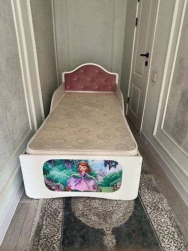 Мебель: Детская односпальная кровать, Б/у, Для девочки, С матрасом, ДСП — 2