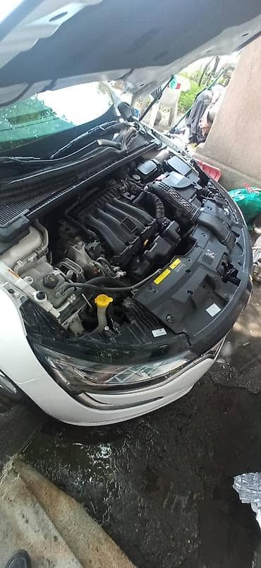 рендер: Renault SM6: 2020 г., 2 л, Автомат, Газ, Седан — 6