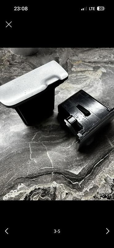 swatch zero one: Пара пепельница на Lexus RX350 2007 Все целое состояние как на фото — 2