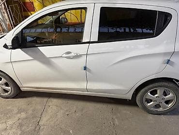 Продажа авто: Chevrolet Spark: 2016 г., Автомат, Хэтчбэк — 10