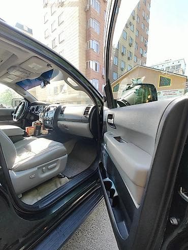sequia: Toyota Sequoia: 2009 г., 5.7 л, Автомат, Внедорожник — 7
