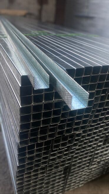 потолок гипсокартон: Гипсокартон со всеми комплектующими. 
Профиль для гипсокартон — 20