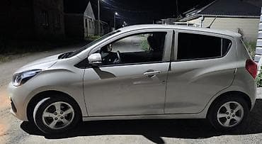 Chevrolet Spark: 2017 г., 0.1 л, Вариатор, Бензин, Хэтчбэк