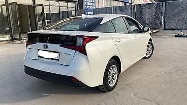 тойота приус с: Toyota Prius: 2019 г., 1.8 л, Вариатор, Гибрид, Лифтбек — 3