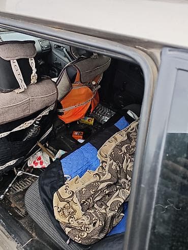 accord 2000: Volkswagen Passat Variant: 1990 г., 1.8 л, Механика, Бензин, Универсал — 7