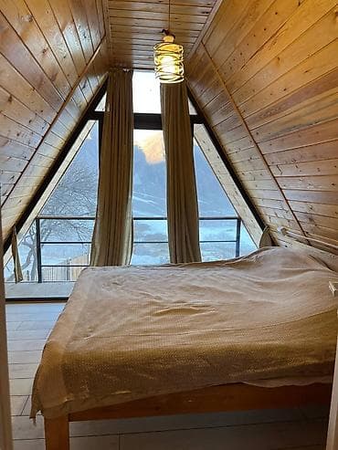 баня семений: А‑фрейм домик с панорамным остеклением - Планировка: два уровня. На — 3