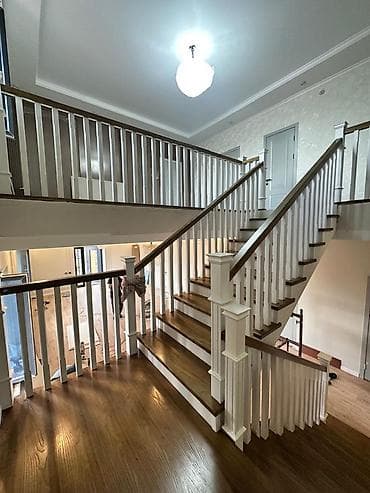 elegance stroy: Деревянная лестница Для дома, Вид дерева: Дуб, Форма лестницы: Много-маршевая, Стиль: Классический — 1