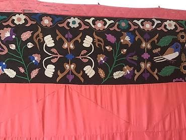 искусственные цветы для интерьера бишкек: Ручная вышивка «Сузане» с птичками и цветами - Традиционная узбекская — 4