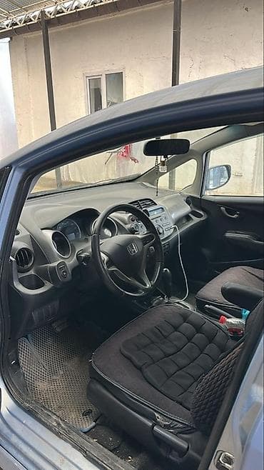 Honda Fit: 2008 г., 1.5 л, Автомат, Бензин, Хетчбек — 4