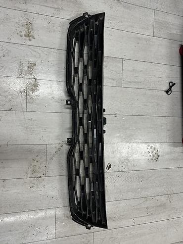 seltos: Решетка радиатора Kia 2021 г., Б/у, Оригинал — 1