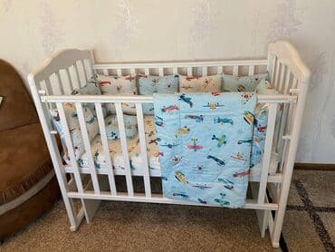 Вешалки: Срочно!!! Продаю детскую кроватку с маятником!!! Брали в магазине — 3