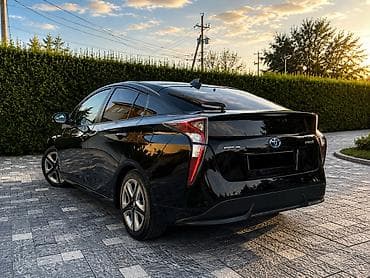 Продажа авто: Toyota Prius: 2016 г., 1.8 л, Гибрид — 3