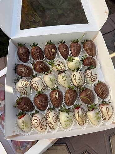 Бал: Клубника в шоколаде по скидке на 14 февраля 10 штук 1100 сом 12 штук — 2