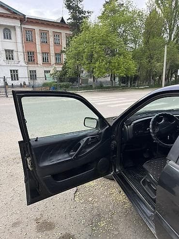 Volkswagen: Volkswagen Passat: 1994 г., 1.8 л, Автомат, Бензин, Седан — 9
