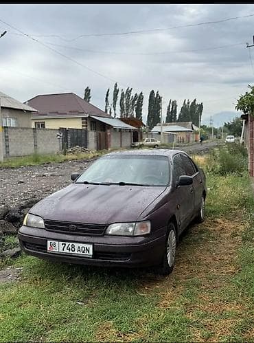 Toyota Carina E: 1992 г., 1.6 л, Механика, Бензин, Седан