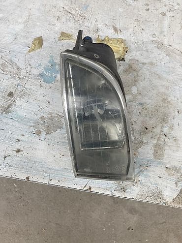 Левая противотуманная фара Toyota 2004 г., Б/у, Оригинал, Япония
