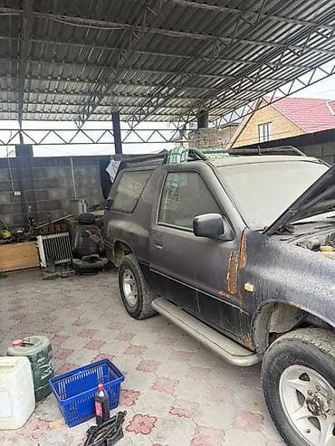 Opel: Внедорожник 3‑дверный, рамная конструкция, 4x4. Кузов типа SUV с — 4