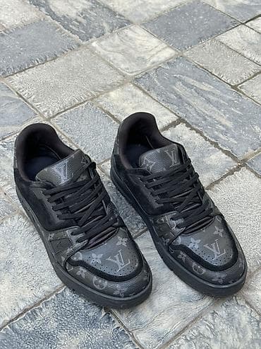 кроссовки мужские кожаные: Мужские кроссовки, 43, Louis Vuitton, Б/у, цвет - Черный — 1