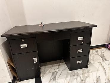 столы офисные в аренду: Офисный стол, Б/у, Нерегулируемый, цвет - Коричневый, Прямоугольный, ЛДСП, Самовывоз — 1