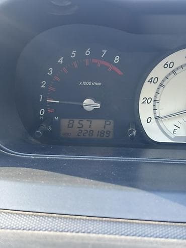 step: Toyota Ist: 2003 г., 1.5 л, Автомат, Бензин, Хэтчбэк — 9