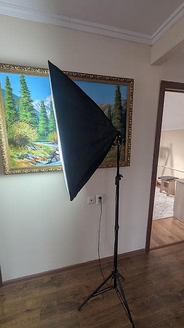 плёночные фотоаппараты: Продаю софтбокс 
Все работает 
Три режима есть — 3