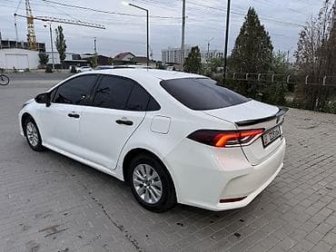 crown 2018: Toyota Corolla: 2022 г., 1.8 л, Вариатор, Гибрид, Седан — 5