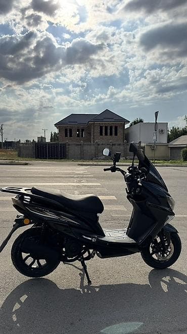 Скутеры: В продаже скутер СКУТЕР МАКСИ 150куб Имеется все документы. Гос — 3