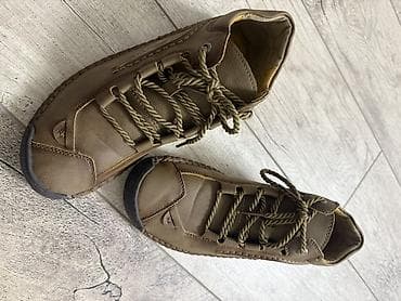 мужской обувь бу: Продаю обувь для весны очень удобная 👍 одевали один час только и все — 2