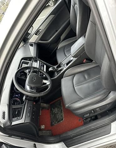 e class: Hyundai Sonata: 2019 г., 2 л, Автомат, Газ, Седан — 4