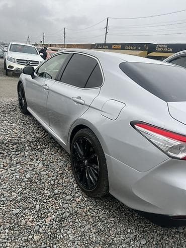 srv 2: Toyota Camry: 2019 г., Гибрид, Седан — 4