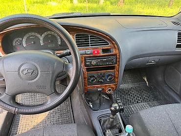 Hyundai Elantra: 2000 г., 1.6 л, Кол менен иштөөчү, Бензин, Хетчбек — 4