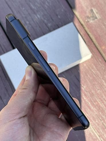 маленький айфон: Google Pixel 8, Б/у, 128 ГБ, цвет - Черный, 1 SIM, eSIM — 6