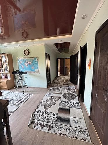 продаю дом ала тоо 1: Продаю дом 3 уровня! Расположен район Пишпек, пересечение — 5