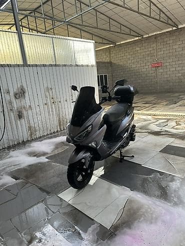 мото эндуро: Скутер-макси 150–200 см³ класса (ориентировочно): городской/туринговый — 4