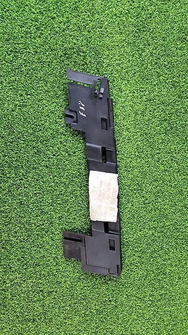 bew e34: 8 157 ___938 Е38 Дорестайлинг Крепление Реснички правая Год 1997 В — 5