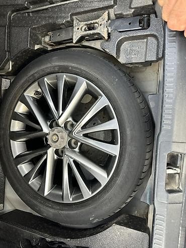 2017: Toyota Camry: 2017 г., Бензин, Седан — 9