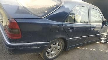 крло мерс 124: Mercedes-Benz C-Class: 1995 г., 2.2 л, Автомат, Бензин, Седан — 1