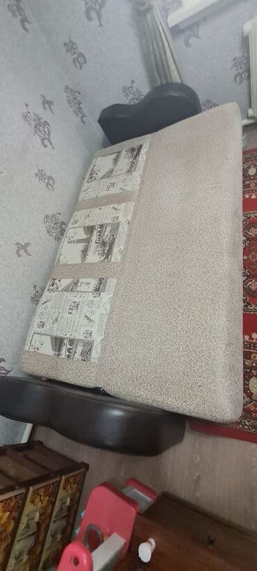 Диваны: Раскладной диван, Б/у — 2