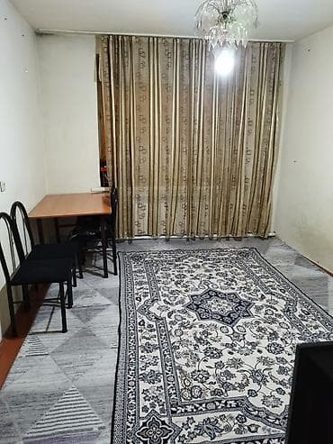 продаю дом вагон: Продаётся 3-комнатная квартира барачного типа. Описание: - Дом — 6