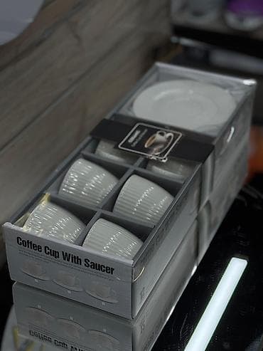 белые кружки: Набор керамических кофейных чашек с блюдцами. - Материал: керамика. - — 1