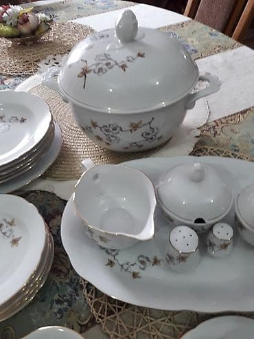 dinner table: Винтажный фарфоровый столовый сервиз производство ГДР.36 предметов — 5