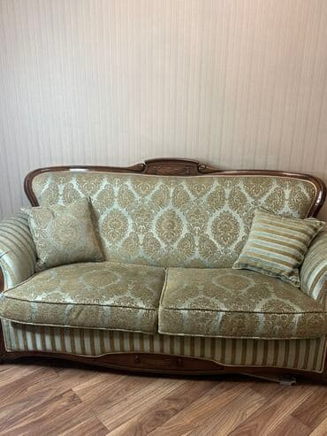 Диван-раскладушка с прочным деревянным каркасом и двумя мягкими at lalafo.kg Диван-раскладушка с прочным деревянным каркасом и двумя мягкими