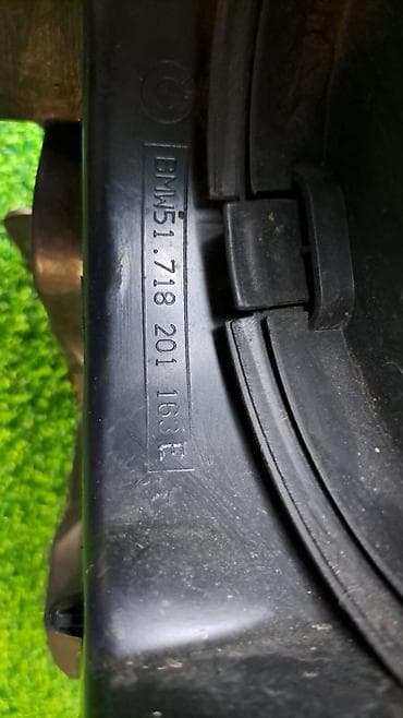 е38: Пластик моторного отсека Е38 8 201 163 Год 2000 В отличном состоянии — 4